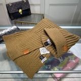 Loewe New Classic Versatile Knitted Scarf Hat Set