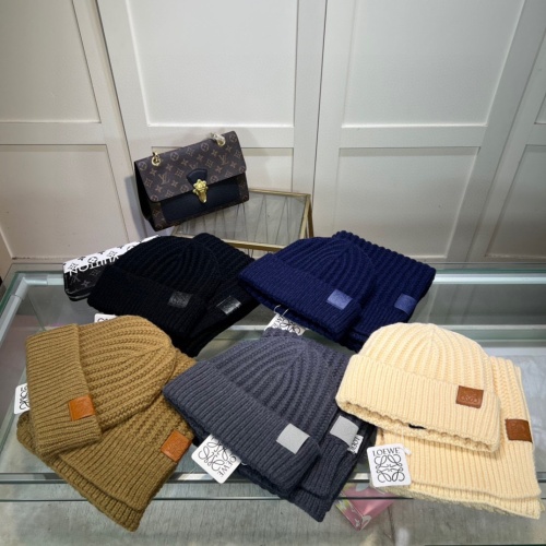 Loewe New Classic Versatile Knitted Scarf Hat Set