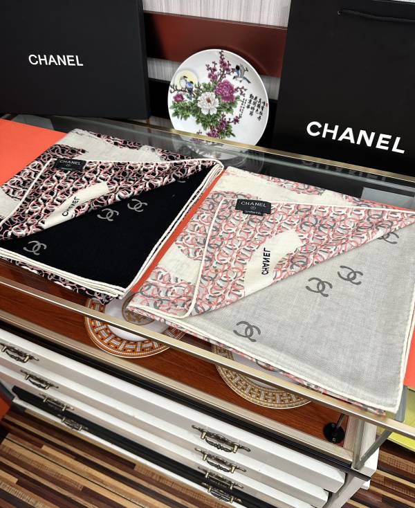 Chanel New Classic Double C Elegant Cashmere Square Towel Size: 140x 140 CM