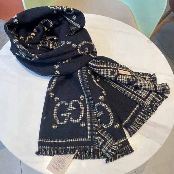 Gucci New Classic Grid GG Jacquard Wool Scarf Size: 47x 180 CM