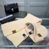 Loewe New Classic Versatile Knitted Scarf Hat Set
