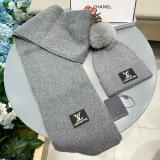 Louis Vuitton New Couple Fashion Versatile Fox Wool Ball Wool Hat Scarf Set