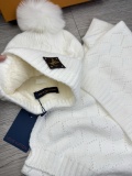 Louis Vuitton New Couple Fashion Versatile Ball Hat Scarf Set