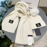 Louis Vuitton New Couple Fashion Versatile Fox Wool Ball Wool Hat Scarf Set