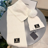 Louis Vuitton New Couple Fashion Versatile Fox Wool Ball Wool Hat Scarf Set