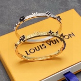 Louis Vuitton New Couple Versatile Clover Logo Bracelet