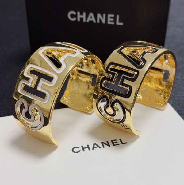 Chanel New Fashion Versatile Wide Hollow Bracelet