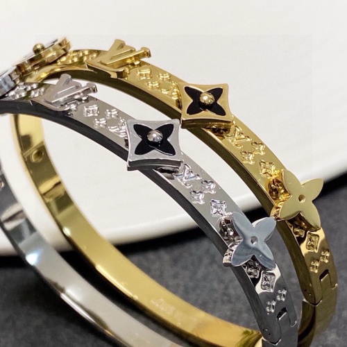 Louis Vuitton New Couple Versatile Clover Logo Bracelet