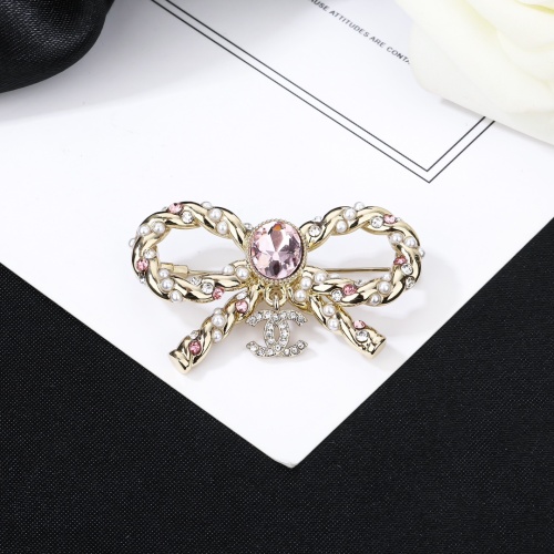 Chanel Fashion Versatile Pink Double C Brooch