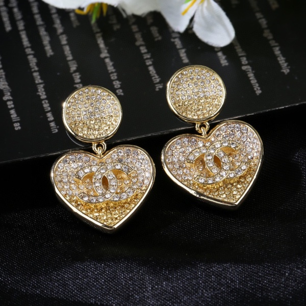 Chanel Fashion Love Gradient Water Diamond Earrings