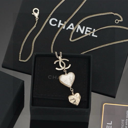 Louis Vuitton Fashion Versatile Double C Love Pendant Necklace