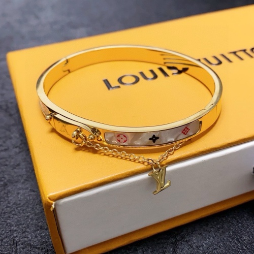 Louis Vuitton Classic White Beimu Hanging Chain Bracelet