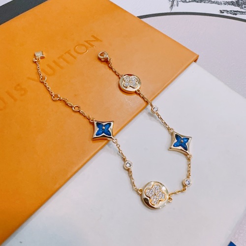 Louis Vuitton Classic Fashion Diamond Set Clover Bracelet