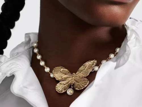Dior Classic Fashion Letter CD Butterfly Necklace Bead Chain