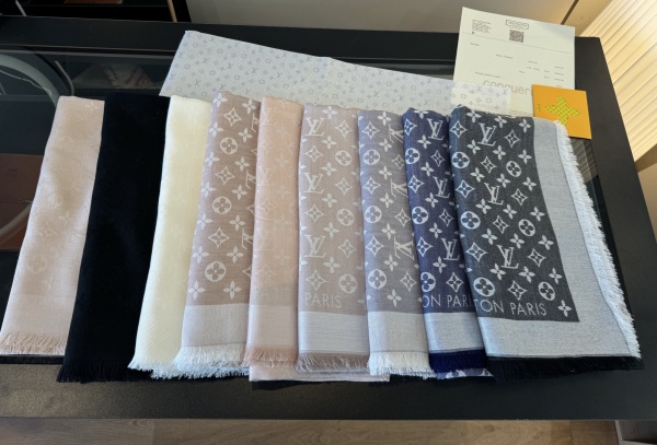 Louis Vuitton Classic Logo Jacquard Double Sided Mulberry Silk Wool Square Towel Size: 142 x 142 CM