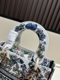 Dior Fashion Embroidered Handbag Diagonal Cross Bag Size: 24 x 20 x 11 CM