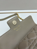 Dior Fashion Mini Lingge Sheepskin Chain Bag Crossbody Bag Size: 21 x 11.5 x 4.5 CM
