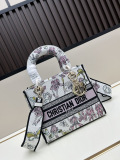 Dior Fashion Embroidered Handbag Diagonal Cross Bag Size: 24 x 20 x 11 CM