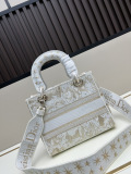 Dior Fashion Embroidered Handbag Diagonal Cross Bag Size: 24 x 20 x 11 CM
