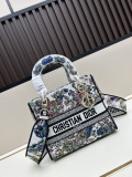 Dior Fashion Embroidered Handbag Diagonal Cross Bag Size: 24 x 20 x 11 CM