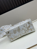 Dior Fashion Embroidered Handbag Diagonal Cross Bag Size: 24 x 20 x 11 CM