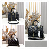 Chanel Classic Lingge Leather Bowling Bag Chain Bag Size: 31 x 16 x 8 CM