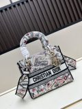 Dior Fashion Embroidered Handbag Diagonal Cross Bag Size: 24 x 20 x 11 CM