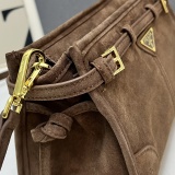 Prada Classic Retro Matte Cross Bag Size: 26 x 14 x 12 CM