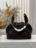 Chanel New Fashion CC Leather Stray Bag Diagonal Cross Bag Size: 26 x 30 CM