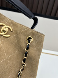 Chanel Fashion Color Contrast Splicing Chain Handbag Bucket Bag Size: 33 x 29 x 12 CM