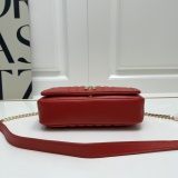 Burberry Classic TB Chain Crossbody Bag Lola Bag Size: 23 x 13 x 6 CM