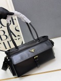 Prada New Classic Versatile Sheepskin Tote Bag Diagonal Cross Bag Size: 31 x 17 x 11 CM