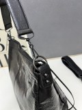Balenciaga Fashion Cool Motorcycle Bag Underarm Bag Size: 39 x 26 x 16 CM