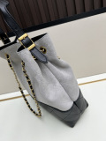 Chanel Fashion Color Contrast Splicing Chain Handbag Bucket Bag Size: 33 x 29 x 12 CM