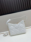 Dior New Classic Diamond Grid Mahjong Bag Chain Strap Crossbody Bag Size: 22 x 16 x 7 CM