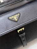 Prada New Classic Versatile Sheepskin Tote Bag Diagonal Cross Bag Size: 31 x 17 x 11 CM