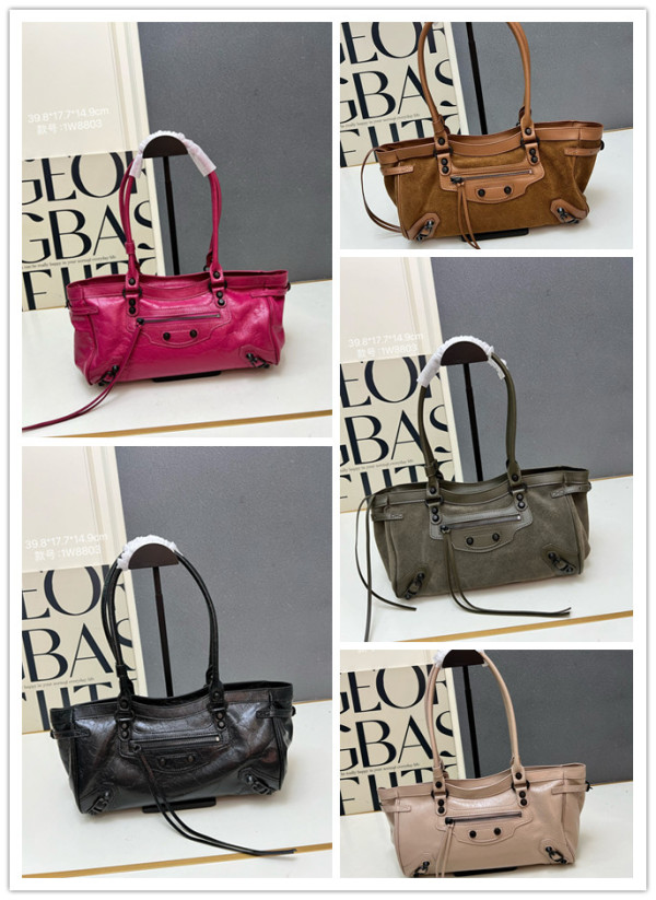 Balenciaga Fashion Cool Motorcycle Bag Underarm Bag Size: 39.8 x 17.7 x 14.9 CM