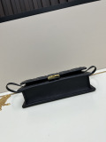 Fendi New Classic FF Flip Shoulder Bag Chain Crossbody Bag Size: 21 x 5 x 11.5 CM