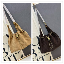 Chanel Retro Lingge CC Chain Cross Bag Size: 26 x 30 CM Chanel Retro Lingge CC Chain Cross Bag Size: 26 x 30 CM