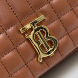 Burberry Classic TB Chain Crossbody Bag Lola Bag Size: 23 x 13 x 6 CM
