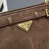 Prada Classic Retro Matte Cross Bag Size: 26 x 14 x 12 CM