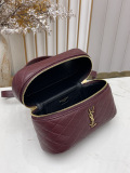 Yves Saint Laurent Fashion Sheepskin Dressing Bag Diagonal Cross Bag Size: 18 x 11 x 6.5 CM