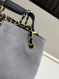 Chanel Fashion Color Contrast Splicing Chain Shoulder Bag Diagonal Span Bag Size: 36 x 24 x 12 CM
