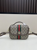 Gucci New Classic GG Canvas Postman Bag Crossbody Bag Size: 20 x 16 x 5 CM