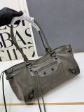 Balenciaga Fashion Cool Motorcycle Bag Underarm Bag Size: 39.8 x 17.7 x 14.9 CM