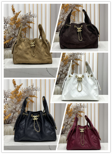 Chanel New Fashion CC Leather Stray Bag Diagonal Cross Bag Size: 26 x 30 CM