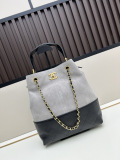 Chanel Fashion Color Contrast Splicing Chain Handbag Bucket Bag Size: 33 x 29 x 12 CM