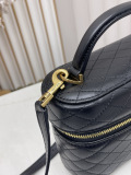 Yves Saint Laurent Fashion Sheepskin Dressing Bag Diagonal Cross Bag Size: 18 x 11 x 6.5 CM