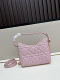 Dior New Classic Diamond Grid Mahjong Bag Chain Strap Crossbody Bag Size: 22 x 16 x 7 CM
