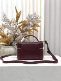 Yves Saint Laurent Fashion Sheepskin Dressing Bag Diagonal Cross Bag Size: 18 x 11 x 6.5 CM